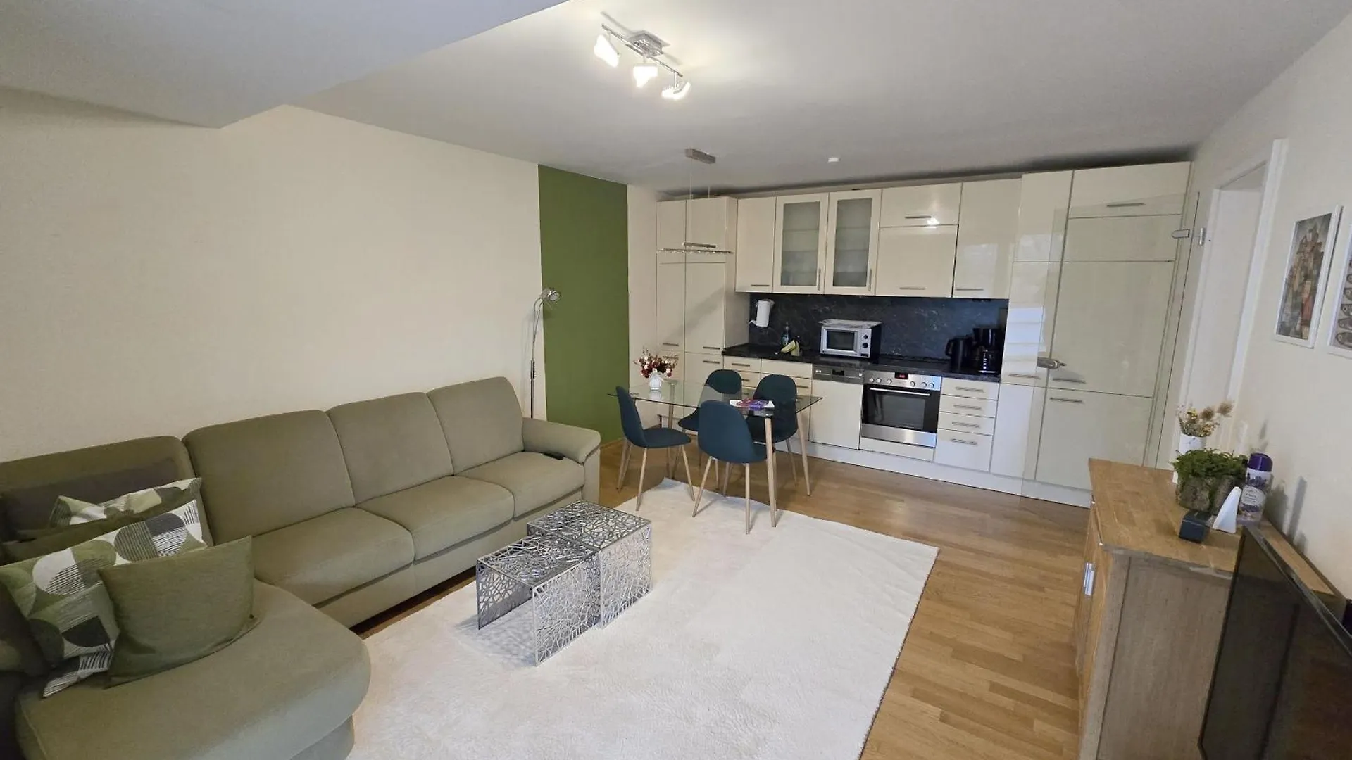 Modernes Apartment Mit Xl-Balkon هانوفر 0*,  ألمانيا